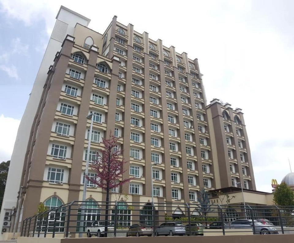 Risqi Apartment 2 Bedroom Wakaf Che Yeh Kota Bharu Ngoại thất bức ảnh