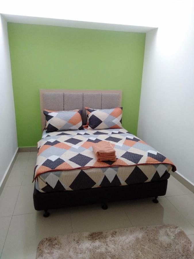Risqi Apartment 2 Bedroom Wakaf Che Yeh Kota Bharu Ngoại thất bức ảnh